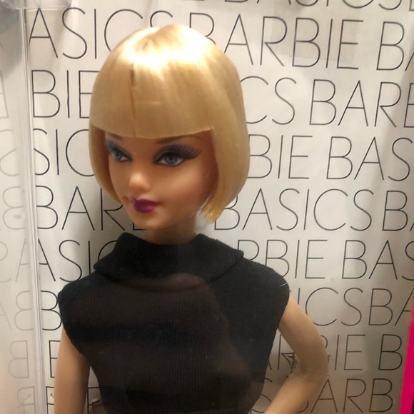 New in Box Barbie Basics Model No. 09 Collection 001 doll Black label blonde - Picture 2 of 10